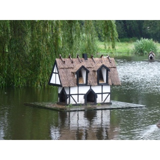 Домики для уток на воде 